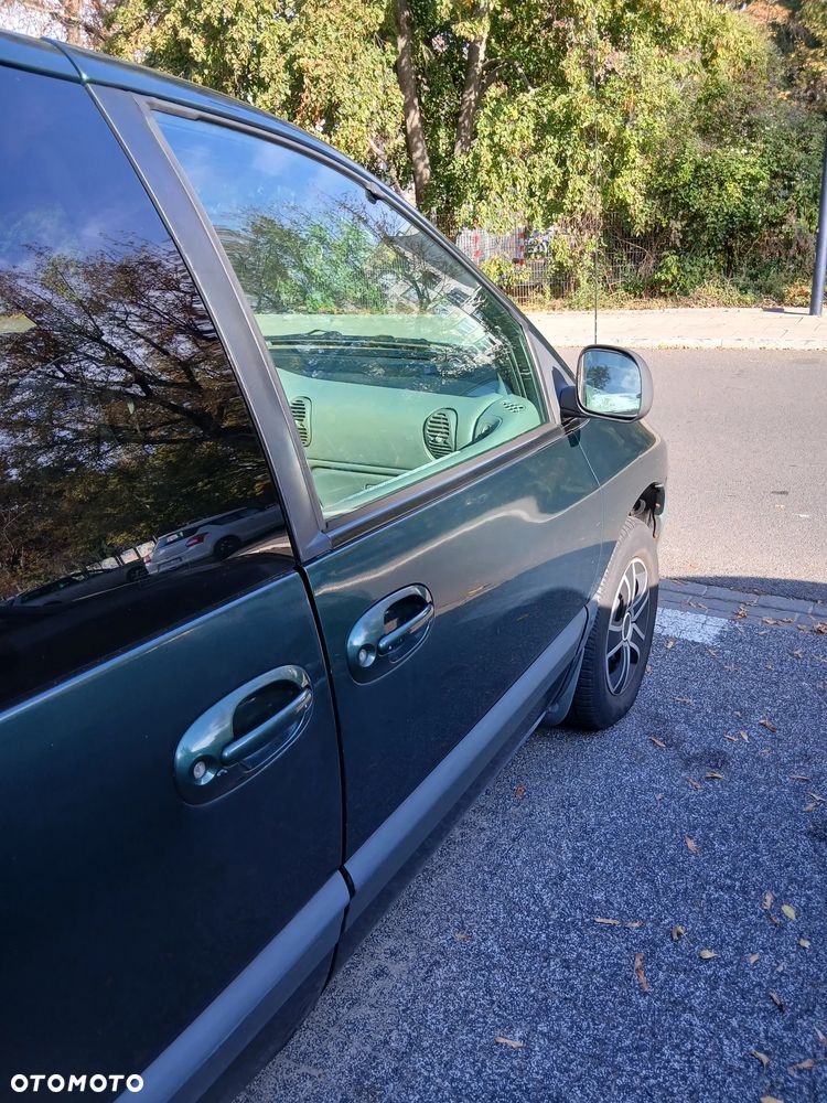 Dodge Grand Caravan - 31
