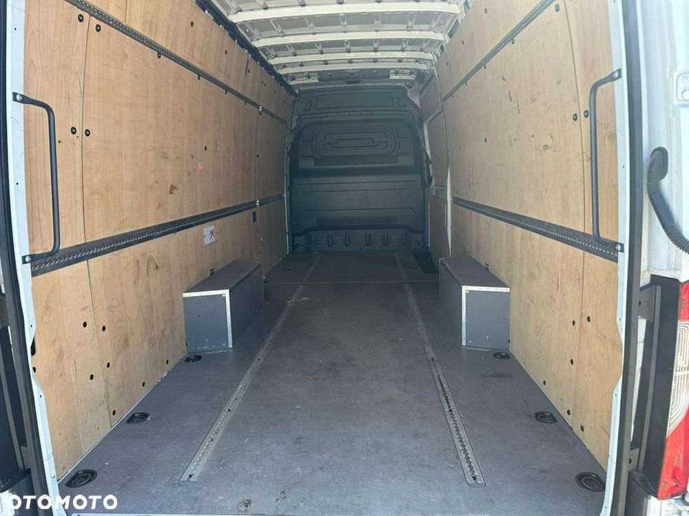 Mercedes-Benz Sprinter - 16