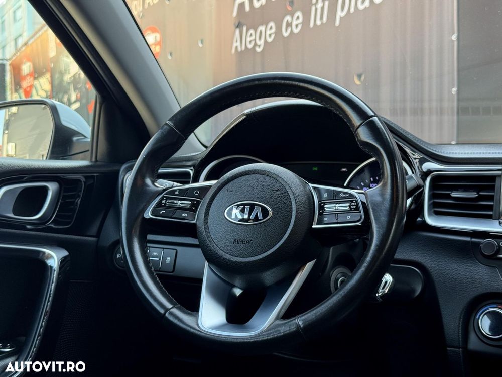 Kia Ceed - 10
