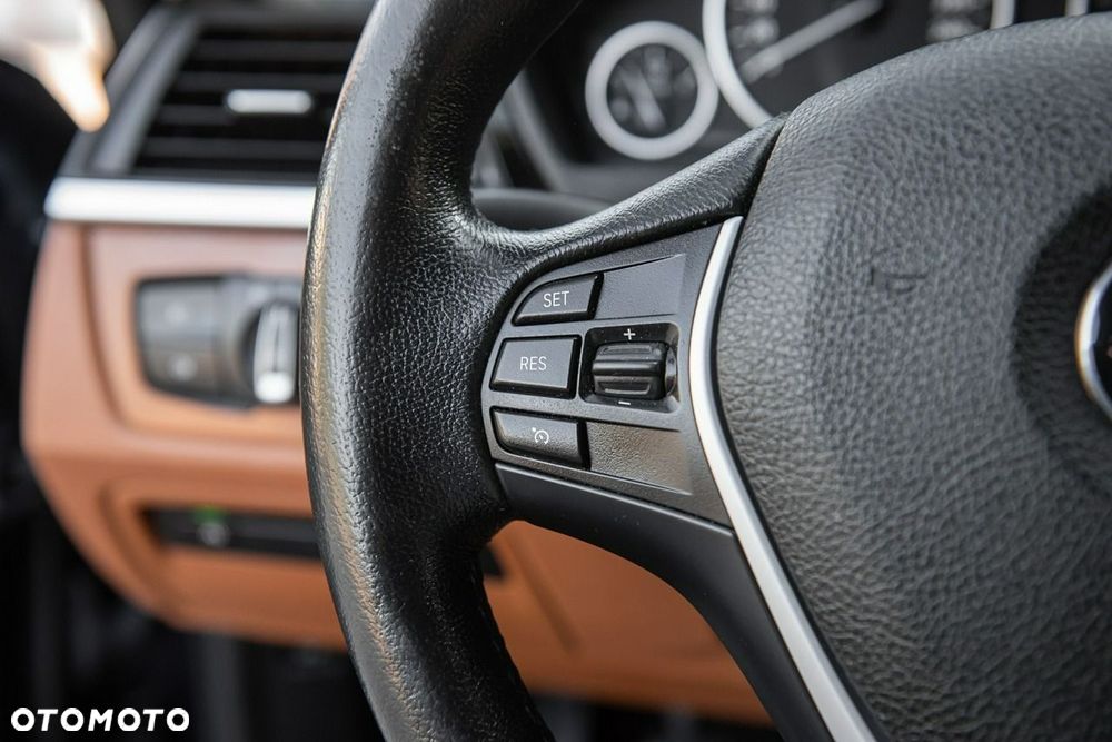 BMW Seria 3 320d xDrive Luxury Line - 25