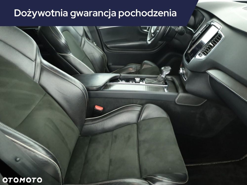 Volvo XC 90 - 9