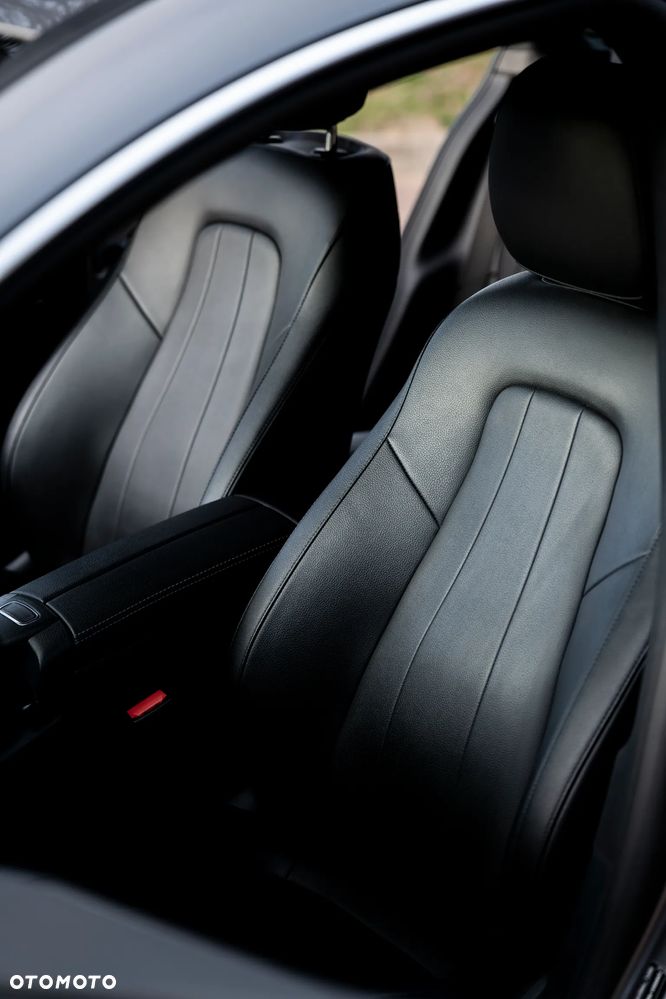 Mercedes-Benz CLA 180 d - 36