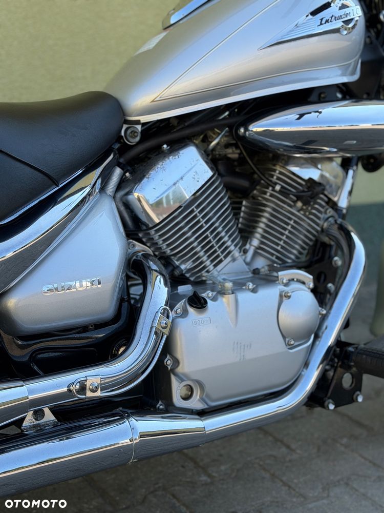 Suzuki Intruder - 16