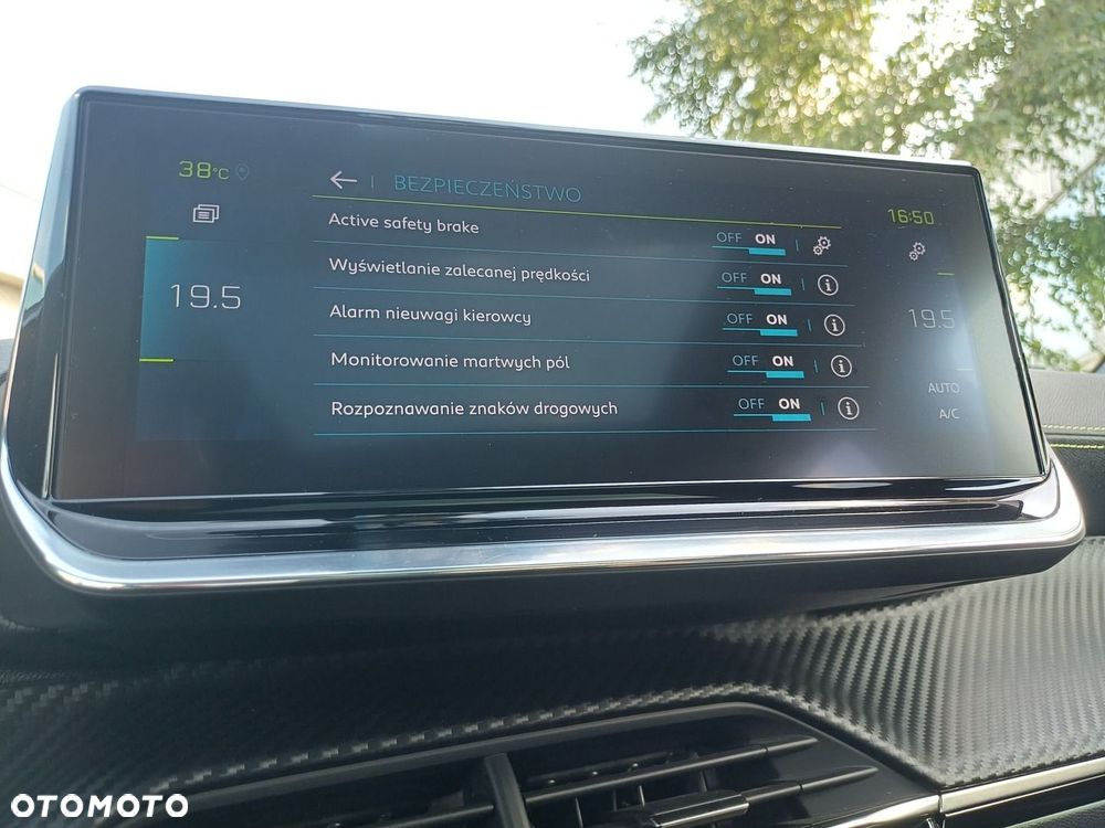 Peugeot 2008 50kWh GT - 22