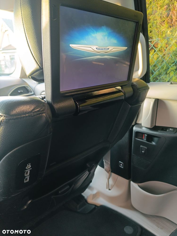 Chrysler Pacifica - 26