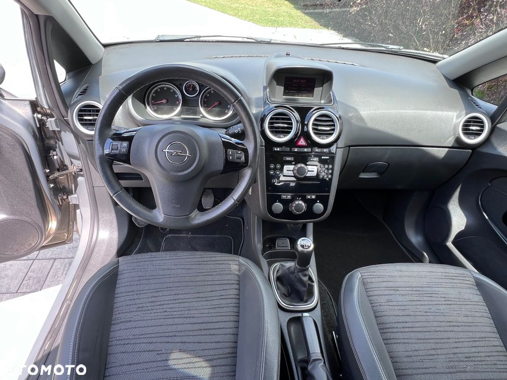 Opel Corsa 1.4 16V Energy - 10