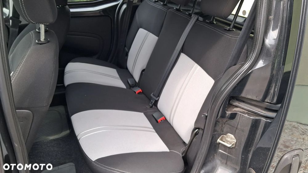 Fiat Qubo - 12