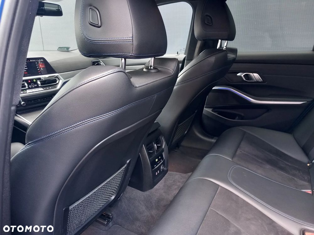 BMW Seria 3 318d M Sport Shadow - 9