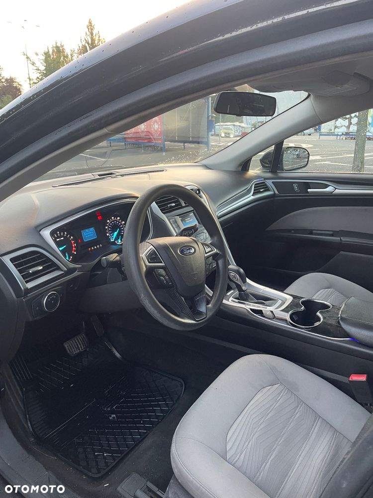 Ford Fusion - 10