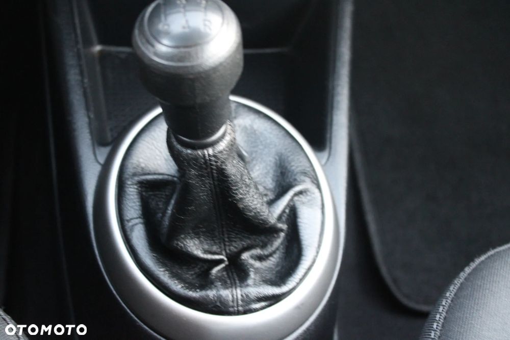 Hyundai i20 ver-1-4-150-jahre - 32