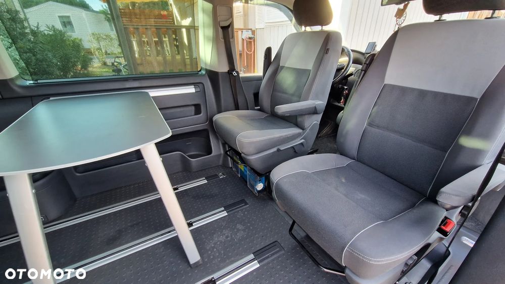 Volkswagen Multivan - 16