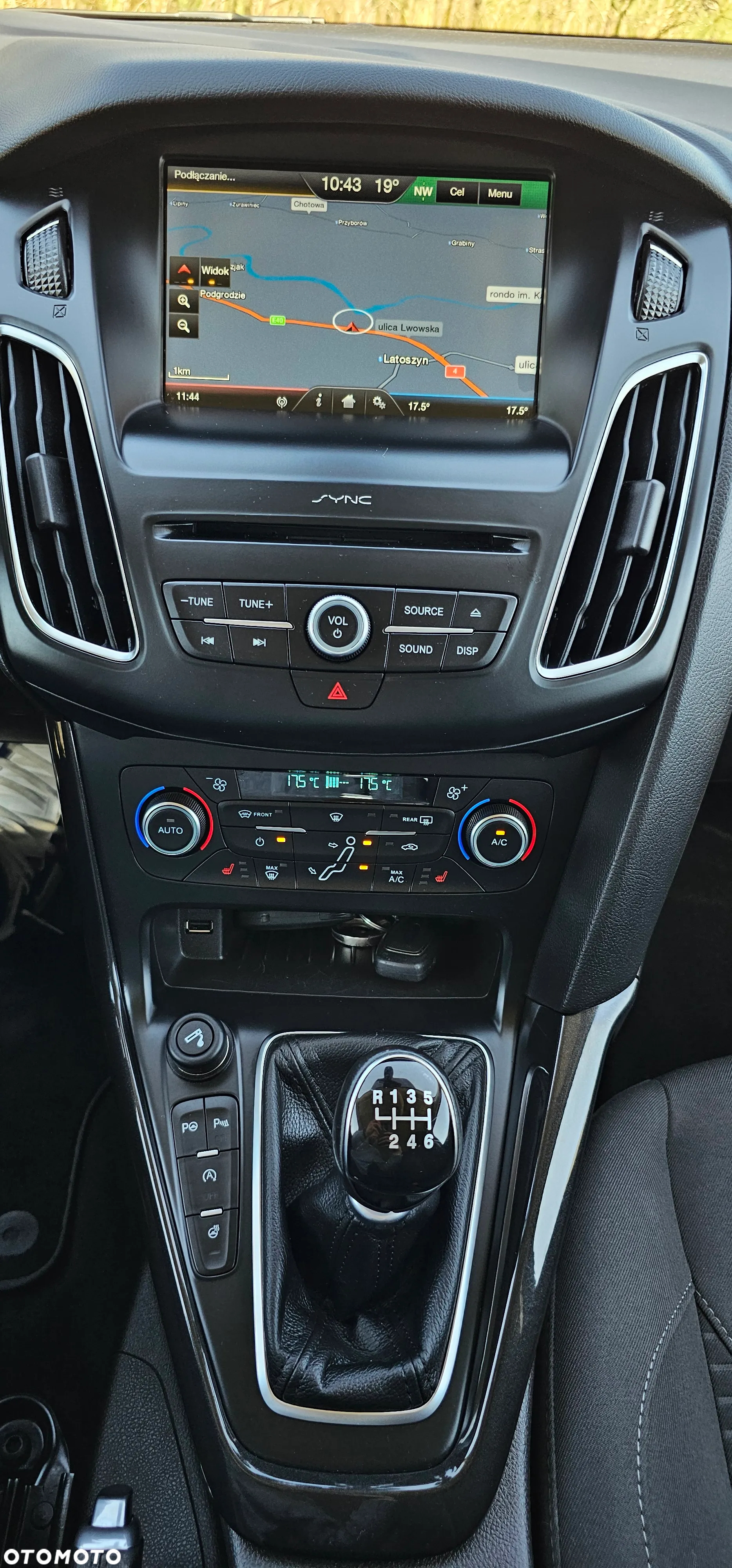 Ford Focus 1.0 EcoBoost Titanium X - 13
