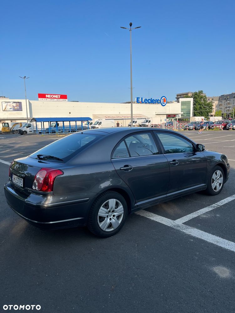 Toyota Avensis 2.0 D-4D Sol - 20