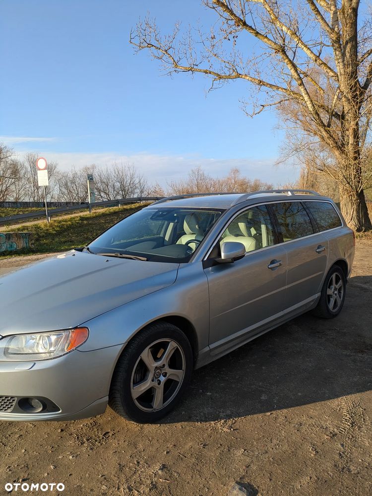 Volvo V70 D5 Summum - 4