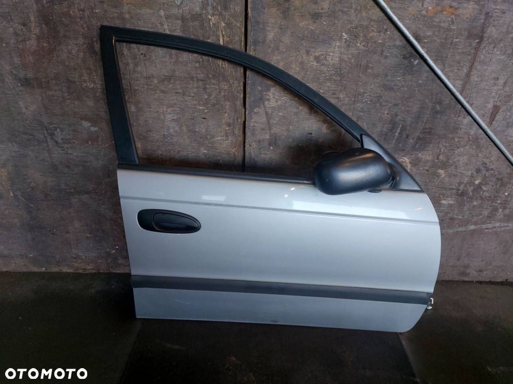 DRZWI KOMPLETNE PRAWY PRZÓD TOYOTA AVENSIS T22 199 - 1