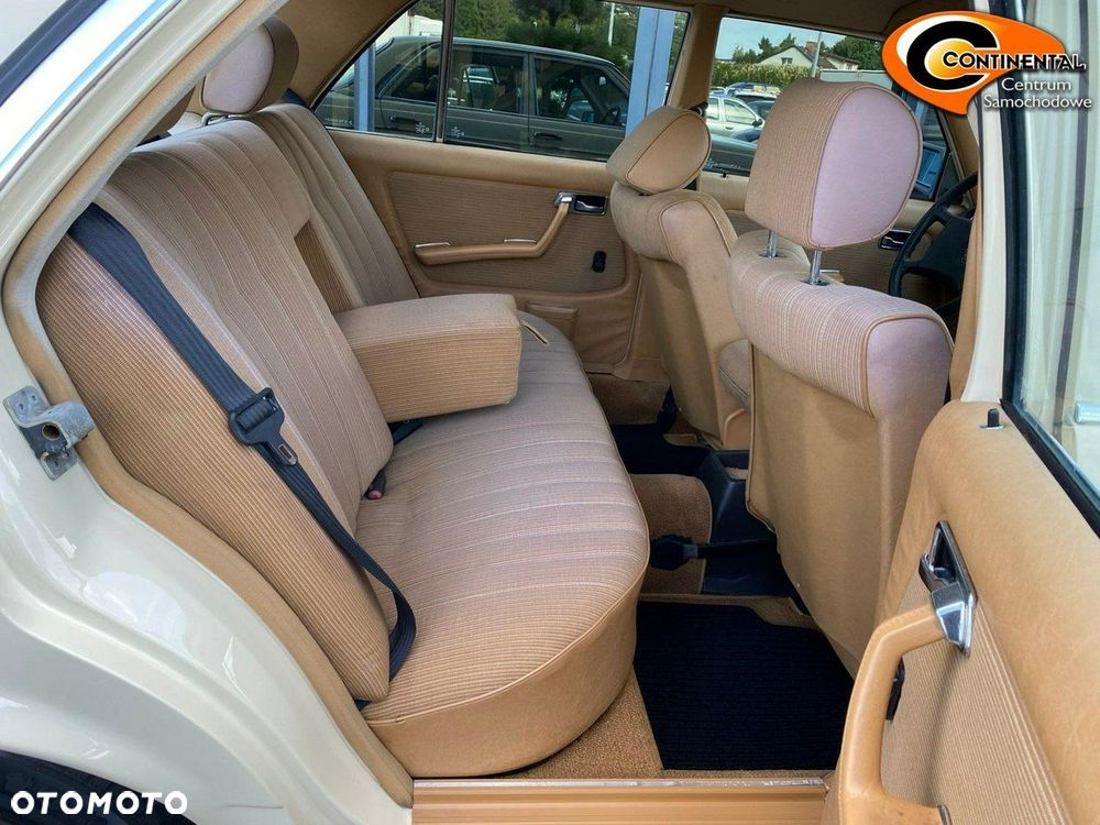 Mercedes-Benz W123 - 5