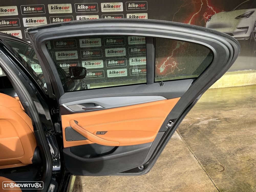 BMW M550d xDrive Auto - 24