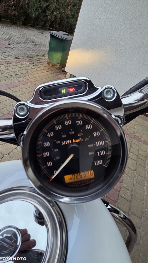 Harley-Davidson Sportster Custom 1200C - 5