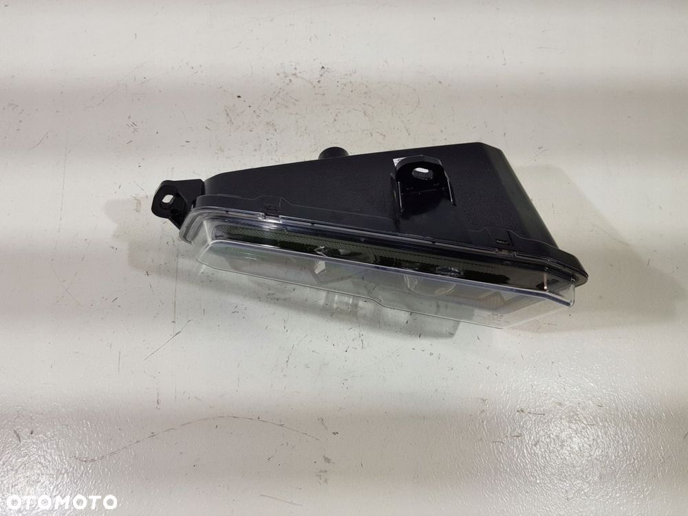 lampa prawa prawy przód 2415095 polaris sportsman 570 21-25 rok - 3