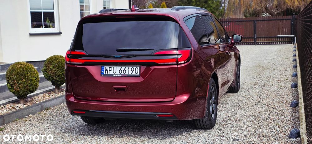 Chrysler Pacifica - 15