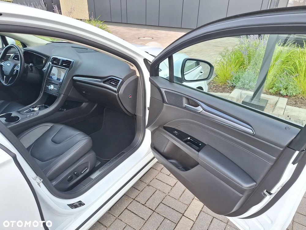 Ford Mondeo 2.0 EcoBlue Titanium - 26