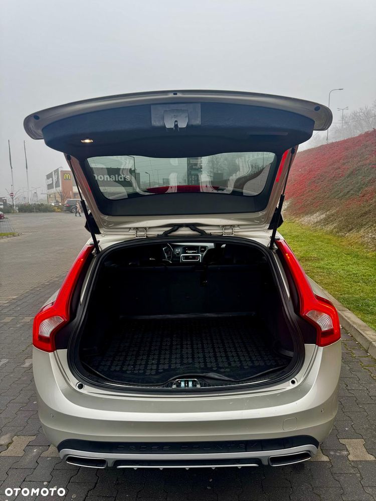 Volvo V60 Cross Country - 6