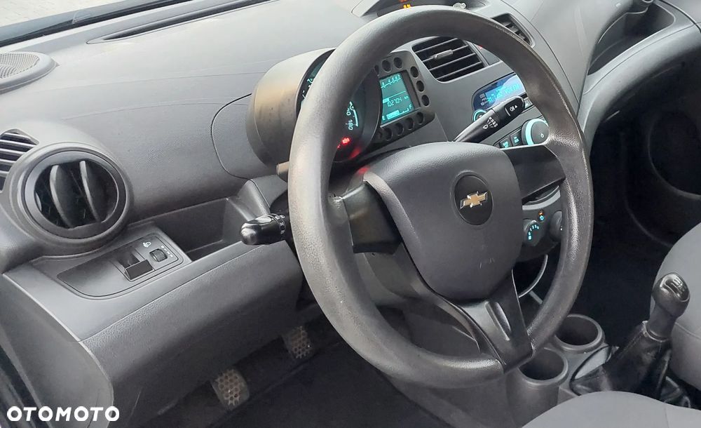 Chevrolet Spark 1.0 - 16