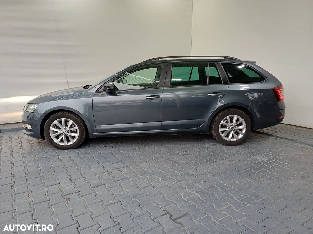 Skoda Octavia Combi Diesel 2.0 TDI DSG Style - 2