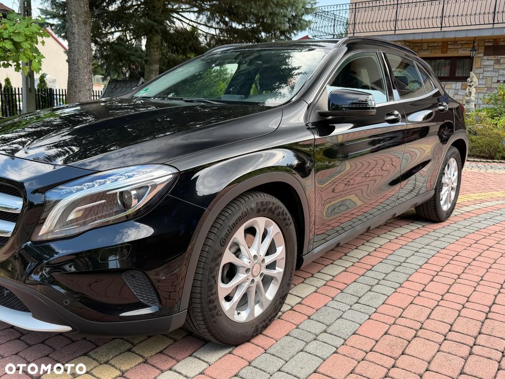 Mercedes-Benz GLA 200 Urban - 2