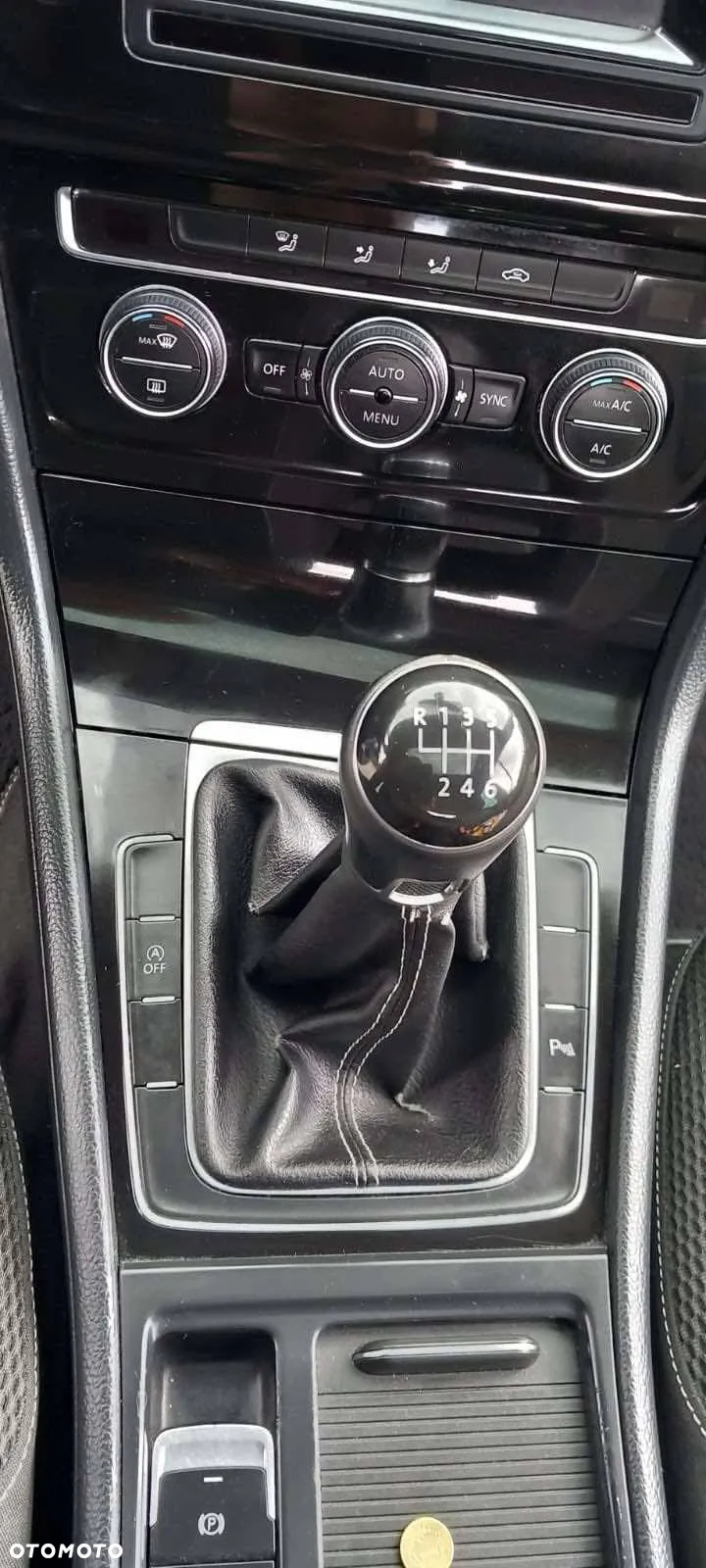 Volkswagen Golf - 14