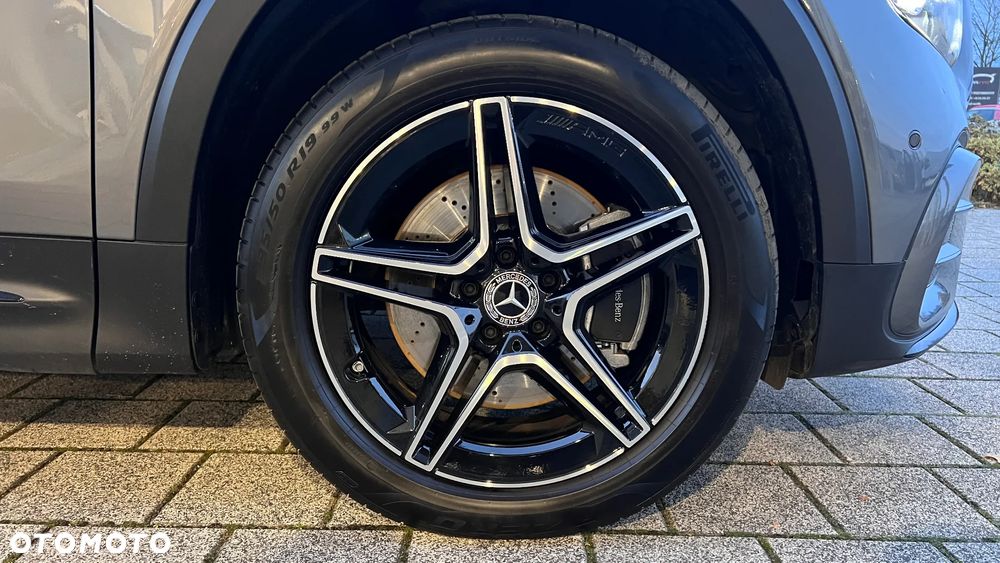 Mercedes-Benz GLB 220 d 4-Matic AMG Line 8G-DCT - 24