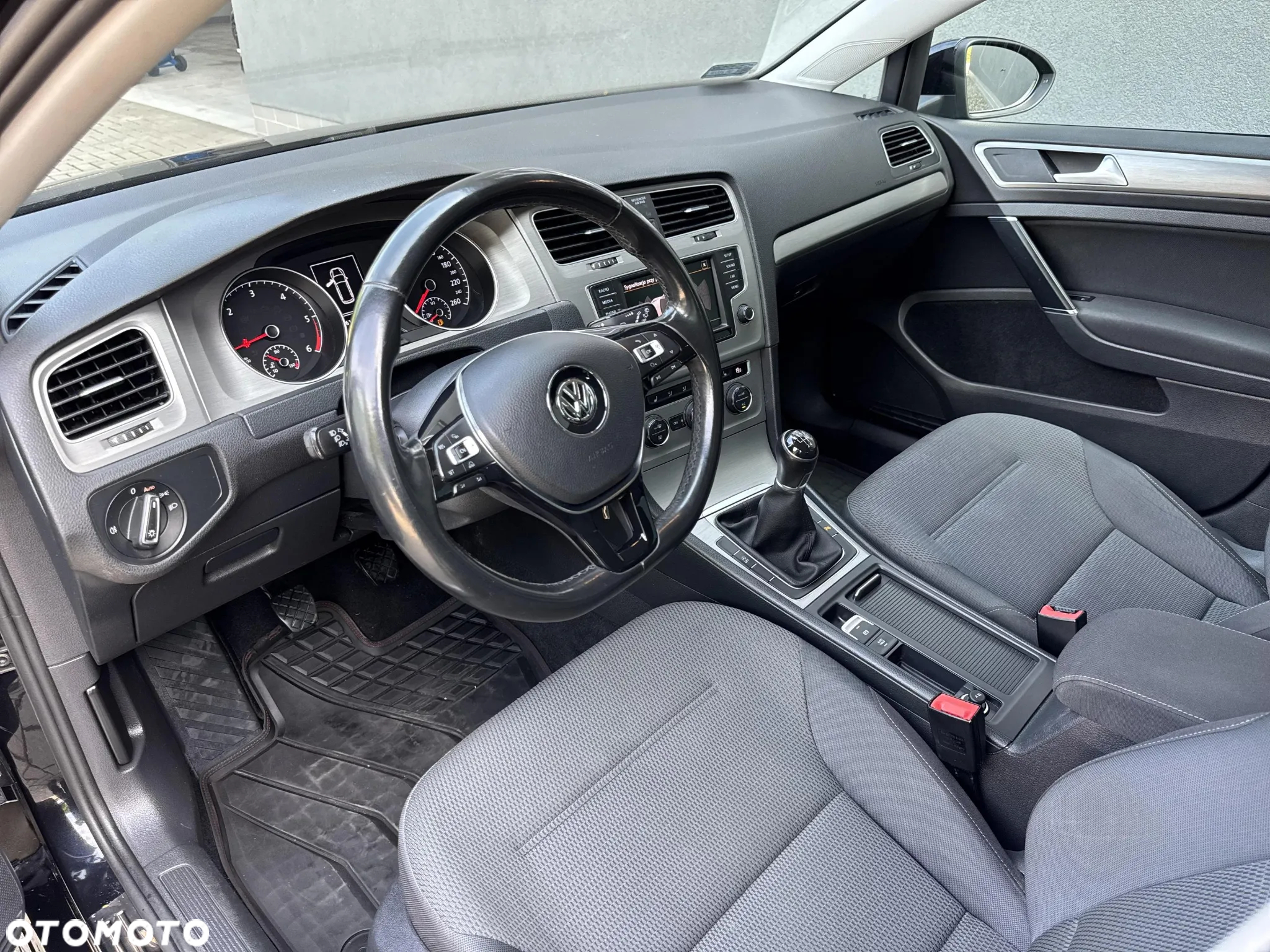 Volkswagen Golf VII 1.6 TDI BMT Trendline - 10