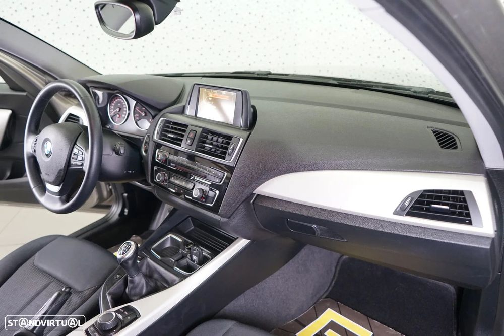 BMW 116 d Line Urban - 16