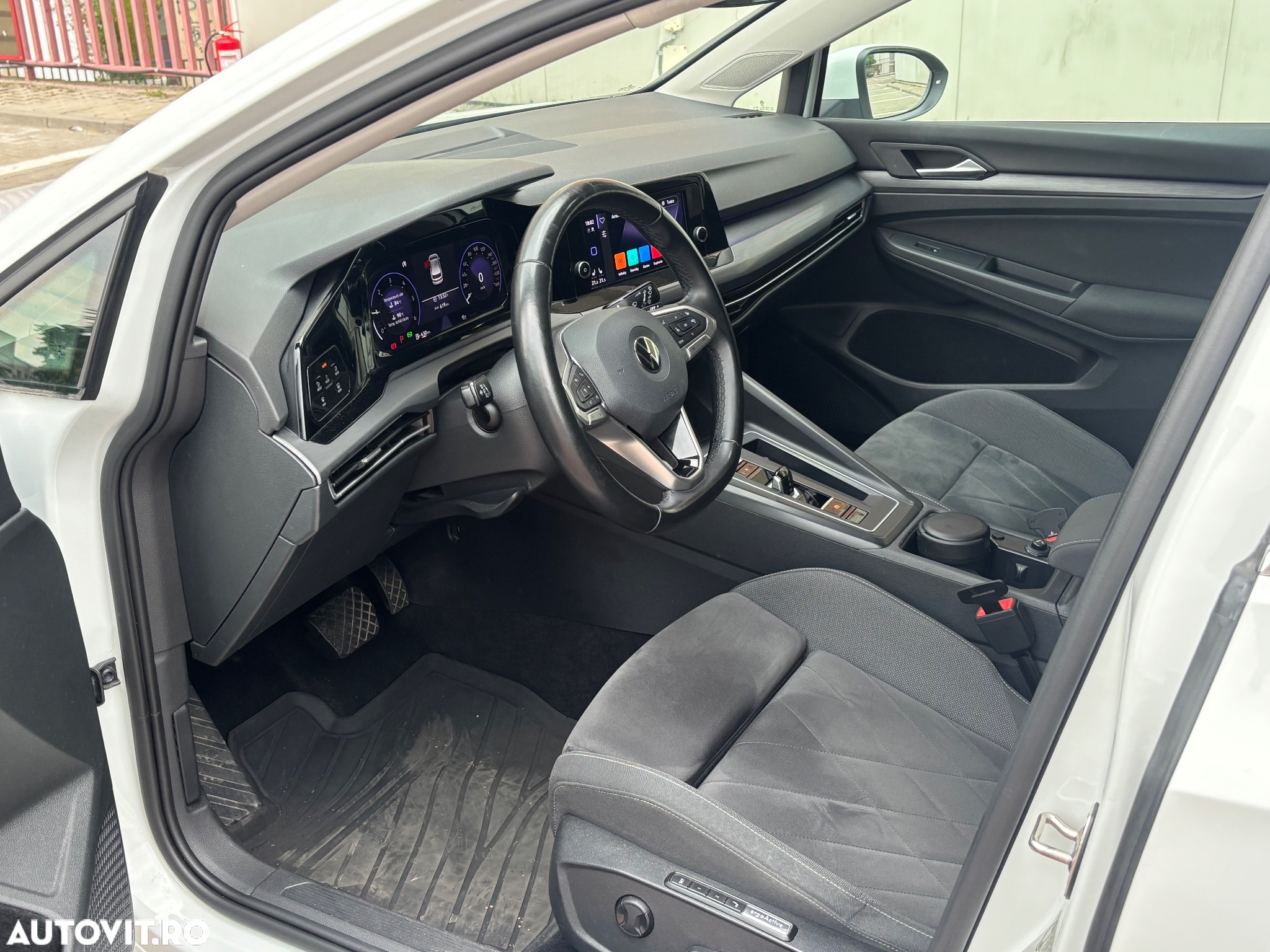 Volkswagen Golf 2.0 TDI DSG Style - 25