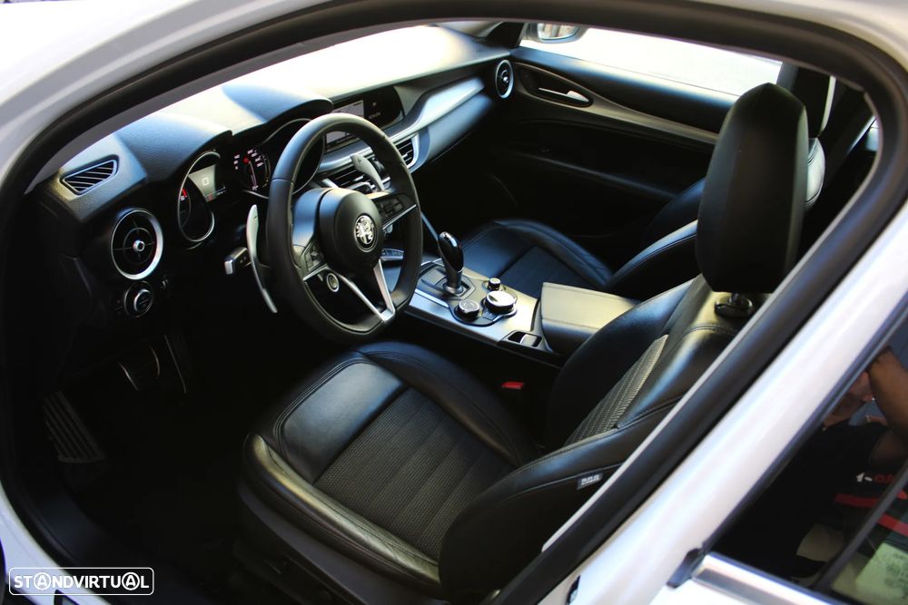 Alfa Romeo Stelvio 2.2 D Super AT8 - 23