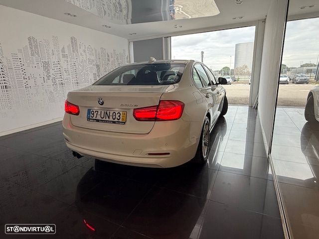 BMW 330 e iPerformance Line Sport - 24