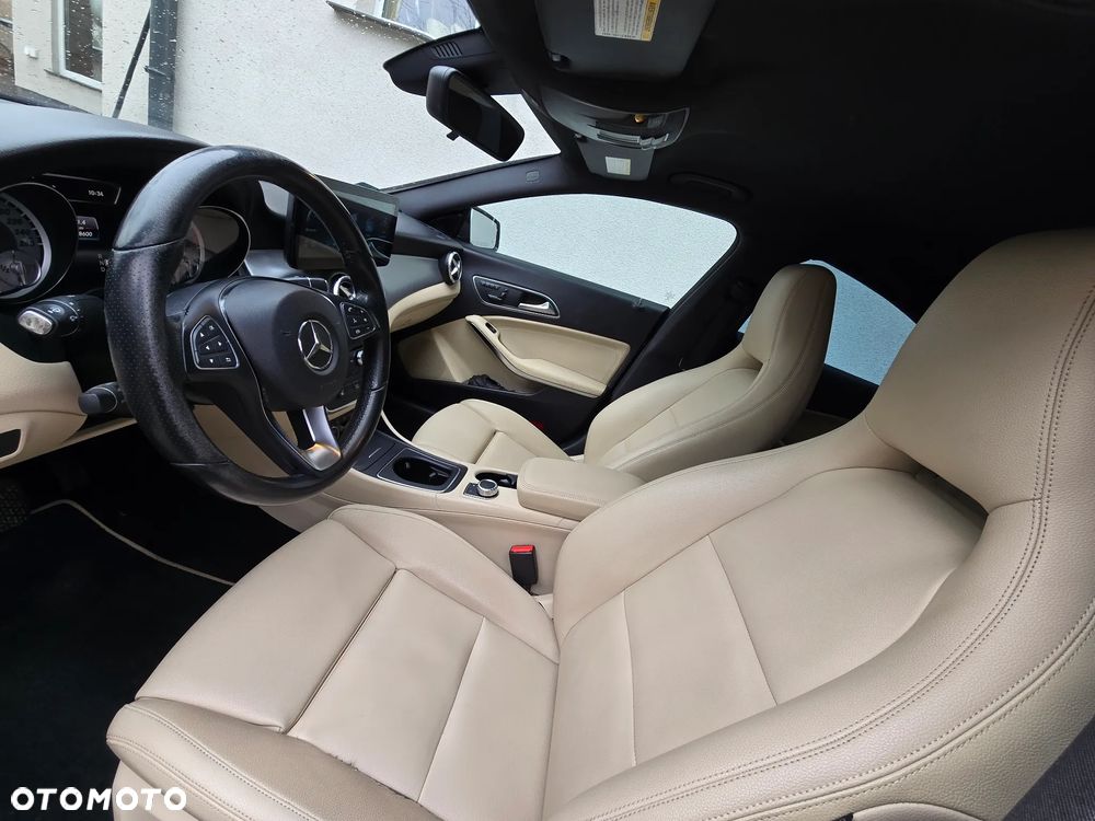 Mercedes-Benz CLA 250 4-Matic AMG Line - 4
