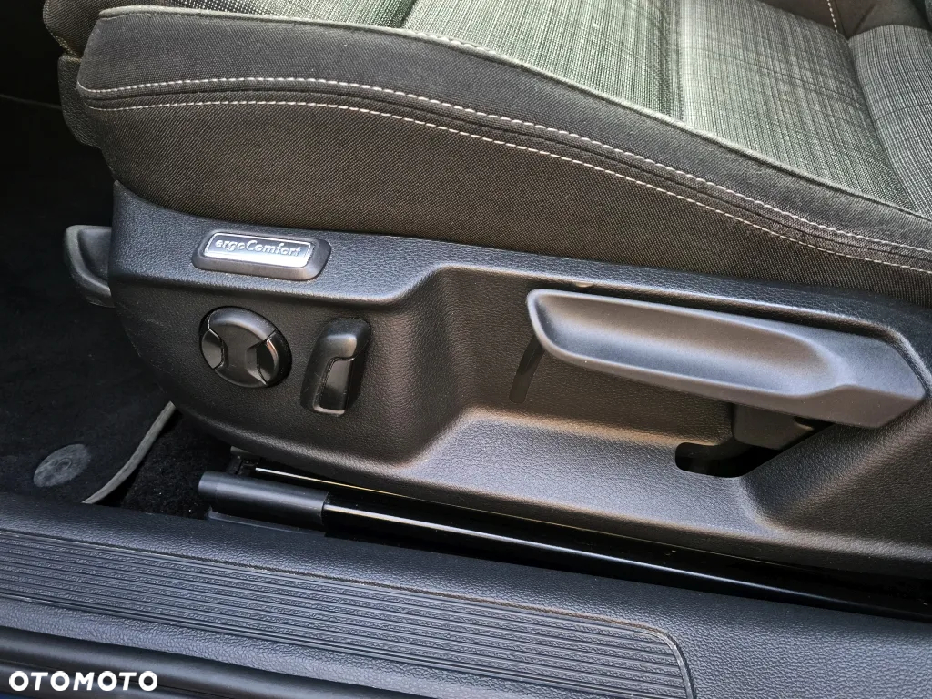 Volkswagen Passat 2.0 TDI EVO Business DSG - 13