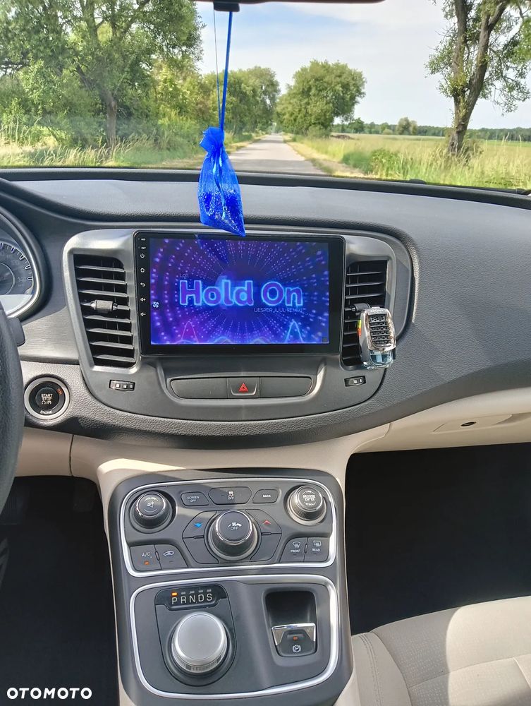 Chrysler 200 - 17