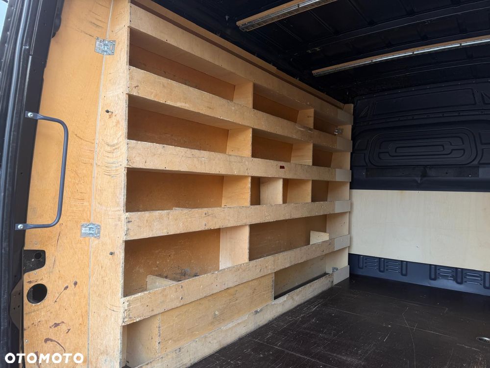 Mercedes-Benz Sprinter - 17