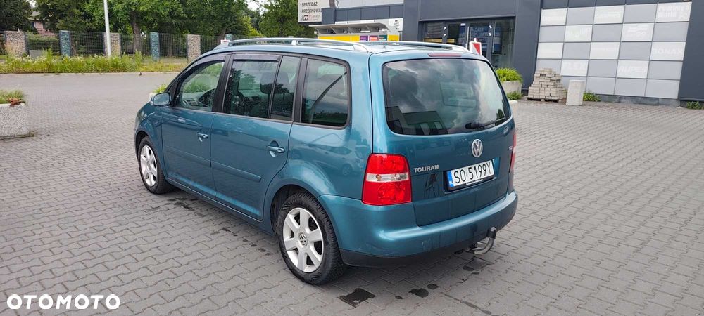 Volkswagen Touran - 5