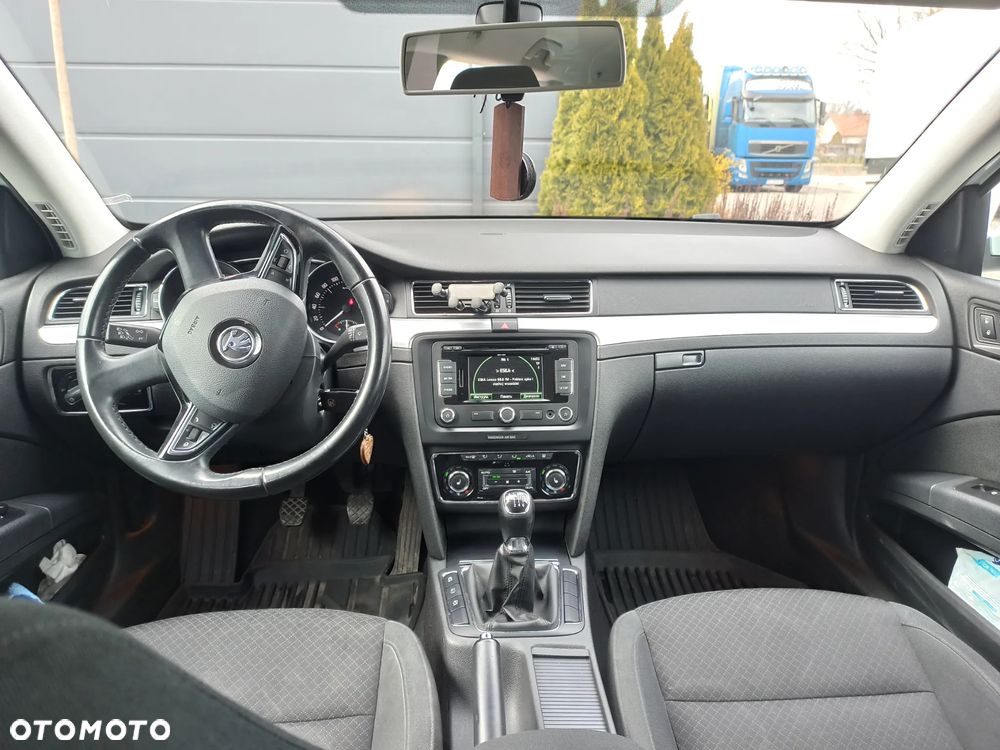 Skoda Superb 2.0 TDI Ambition - 8