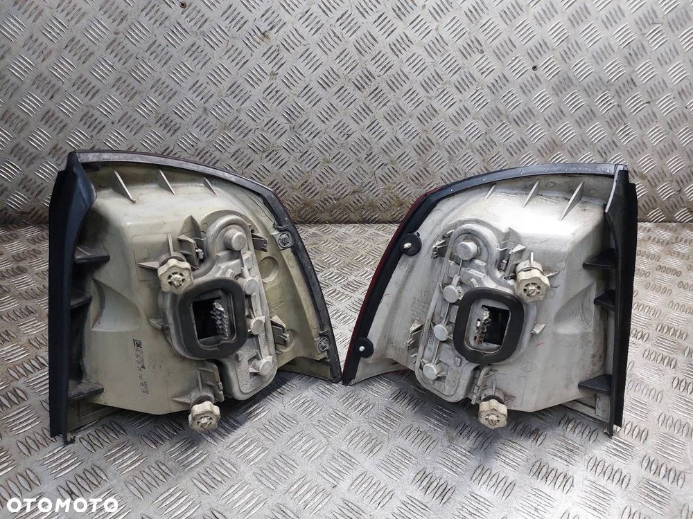 LAMPA LEWY TYŁ + PRAWY TYŁ  OPEL ASTRA G HB 5D - 6