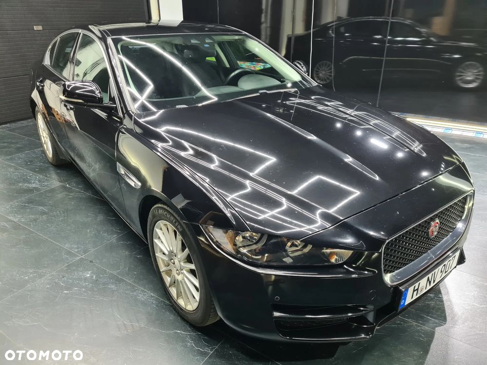 Jaguar XE 2.0 D Prestige - 18