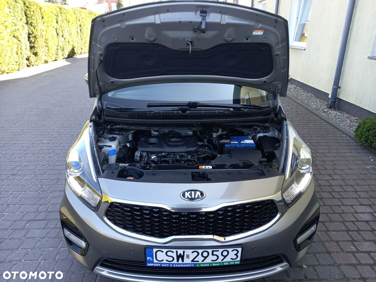 Kia Carens 1.6 GDI Dream-Team Edition - 13