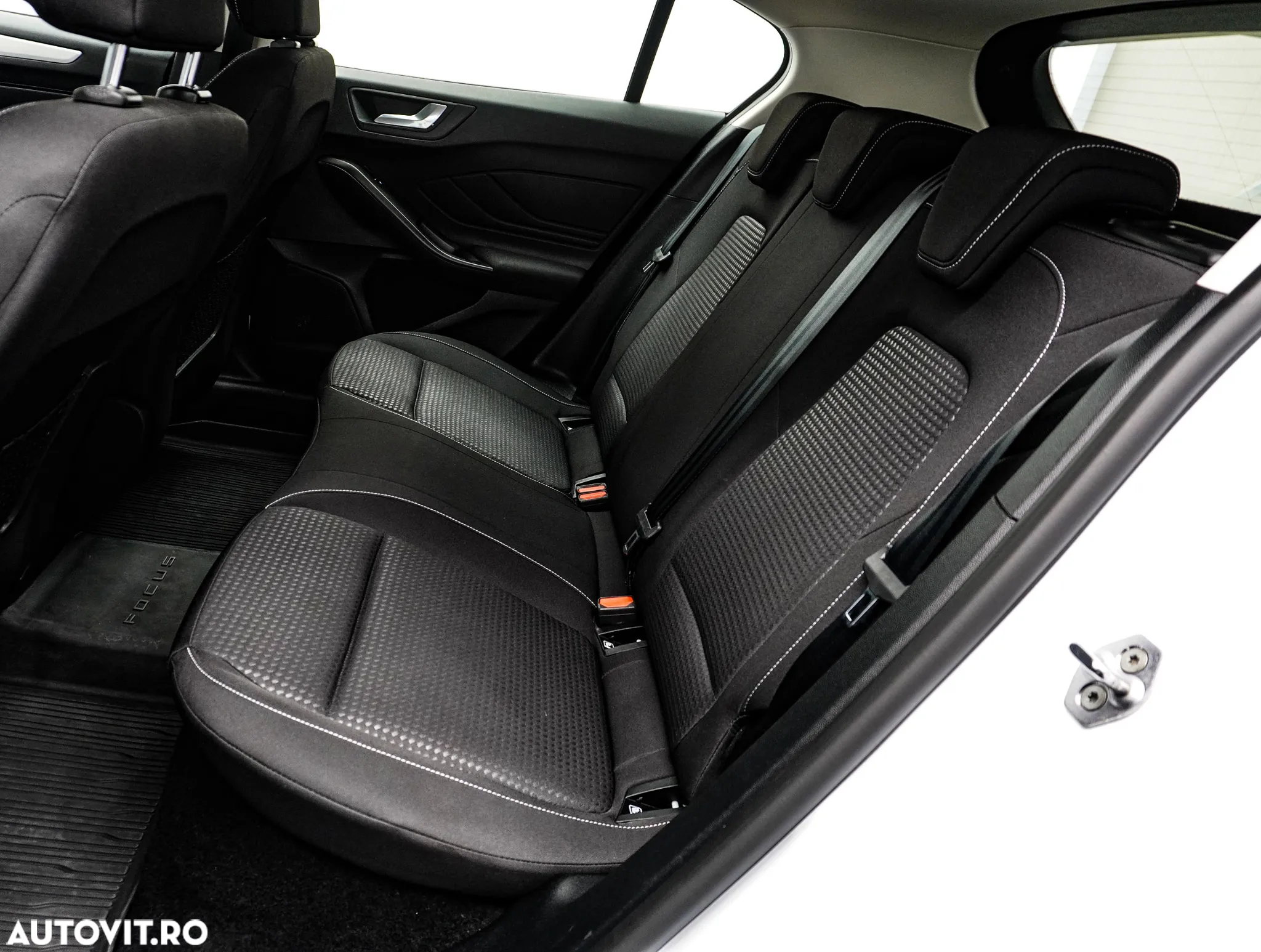 Ford Focus 1.0 EcoBoost Trend Edition - 16