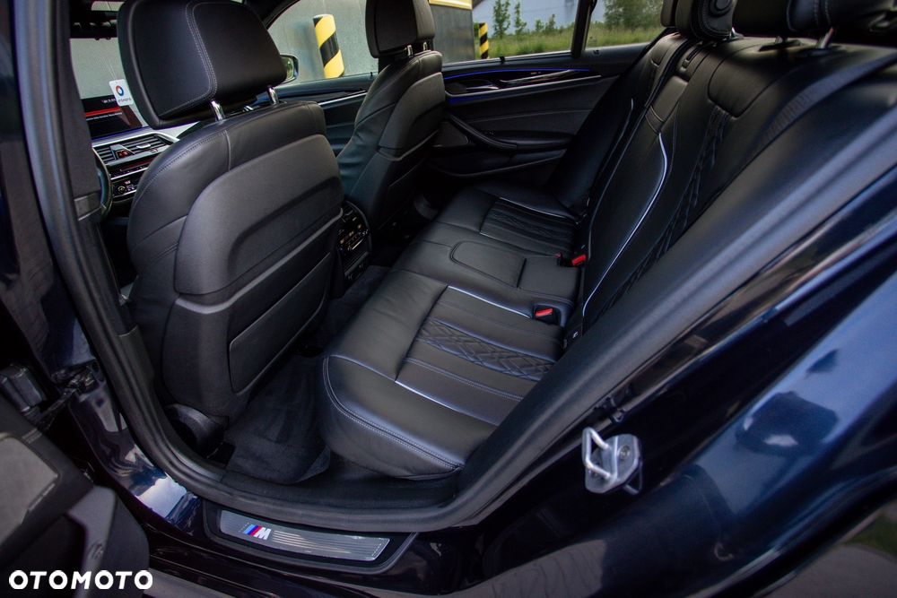 BMW Seria 5 M550i xDrive - 20