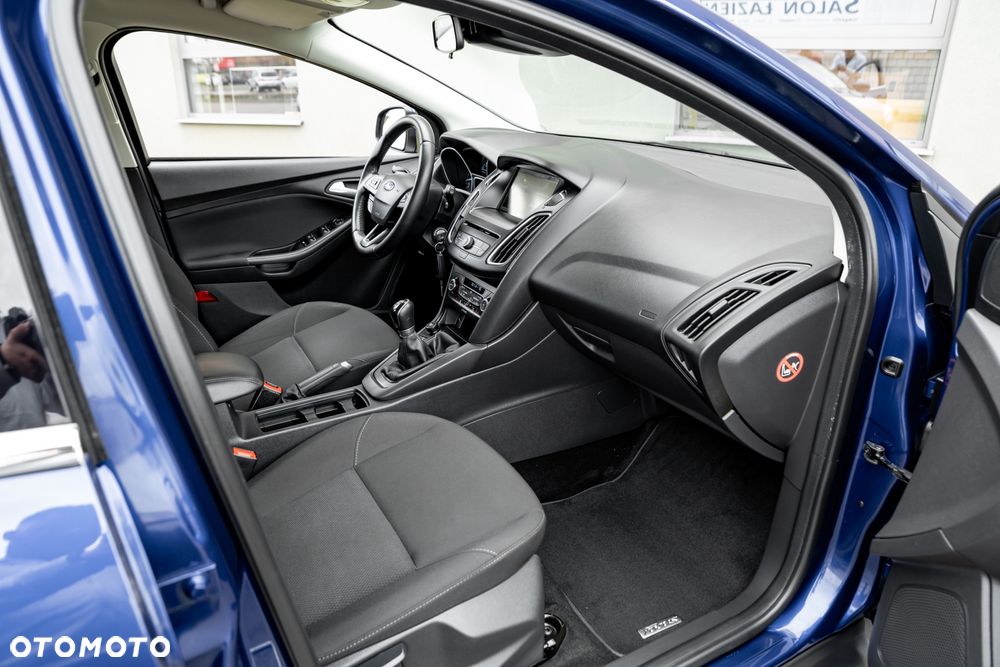 Ford Focus 1.0 EcoBoost Trend - 22