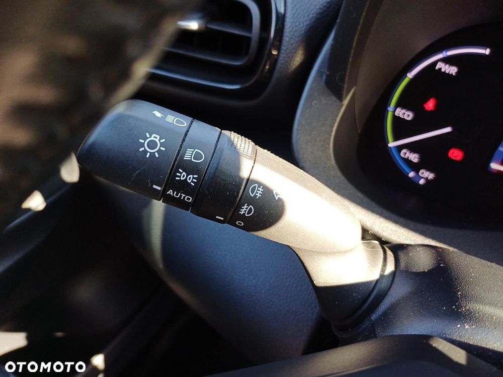 Toyota Yaris Cross Hybrid 1.5 Comfort 4x4 - 20