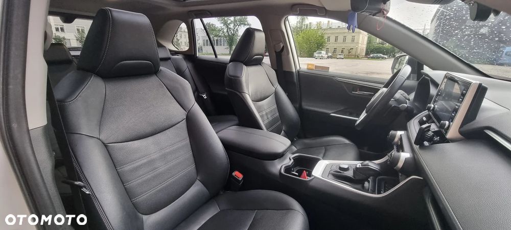 Toyota RAV4 - 10
